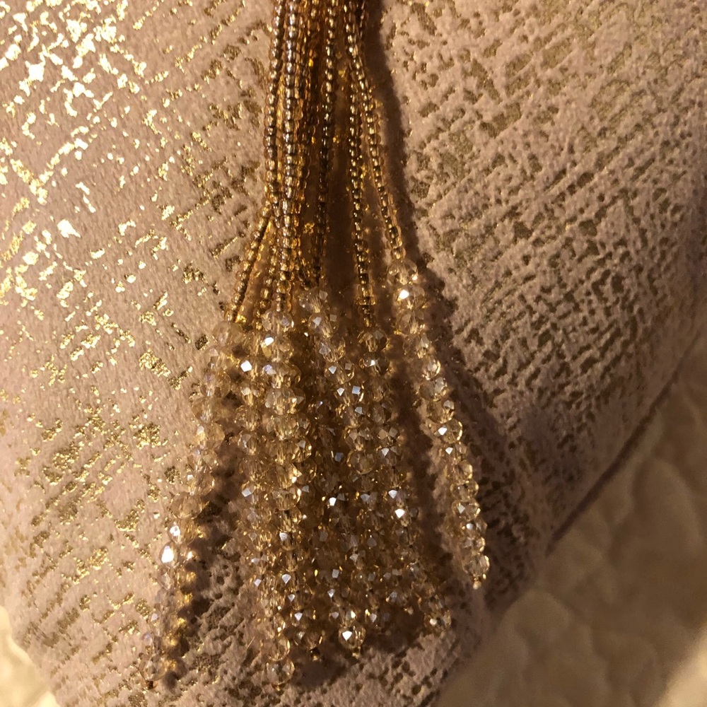 No brand. Gold beaded tassel necklace